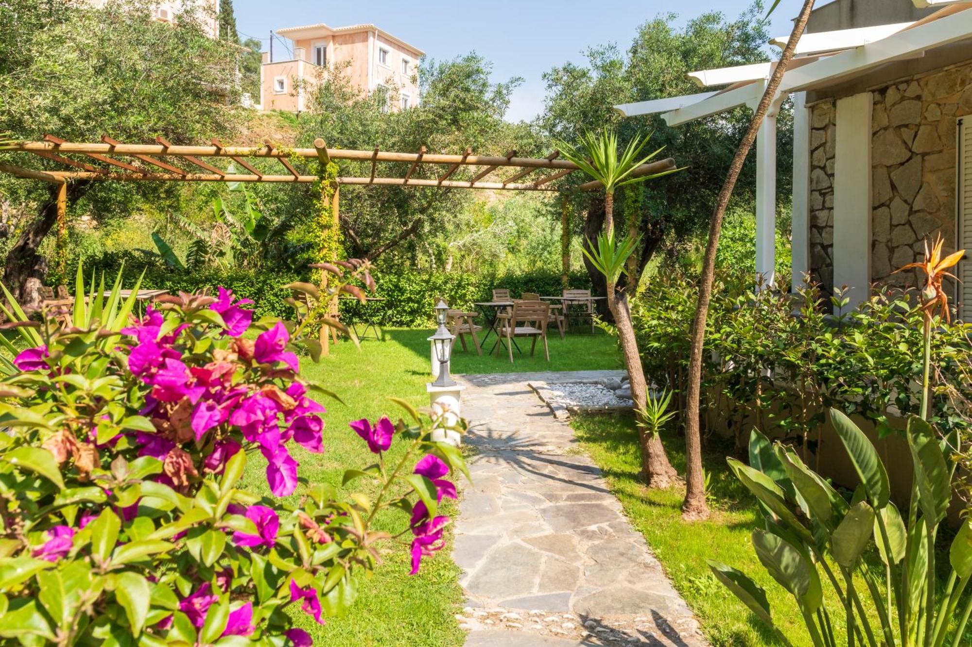 Golden Sun Aparthotel Parga Exterior photo