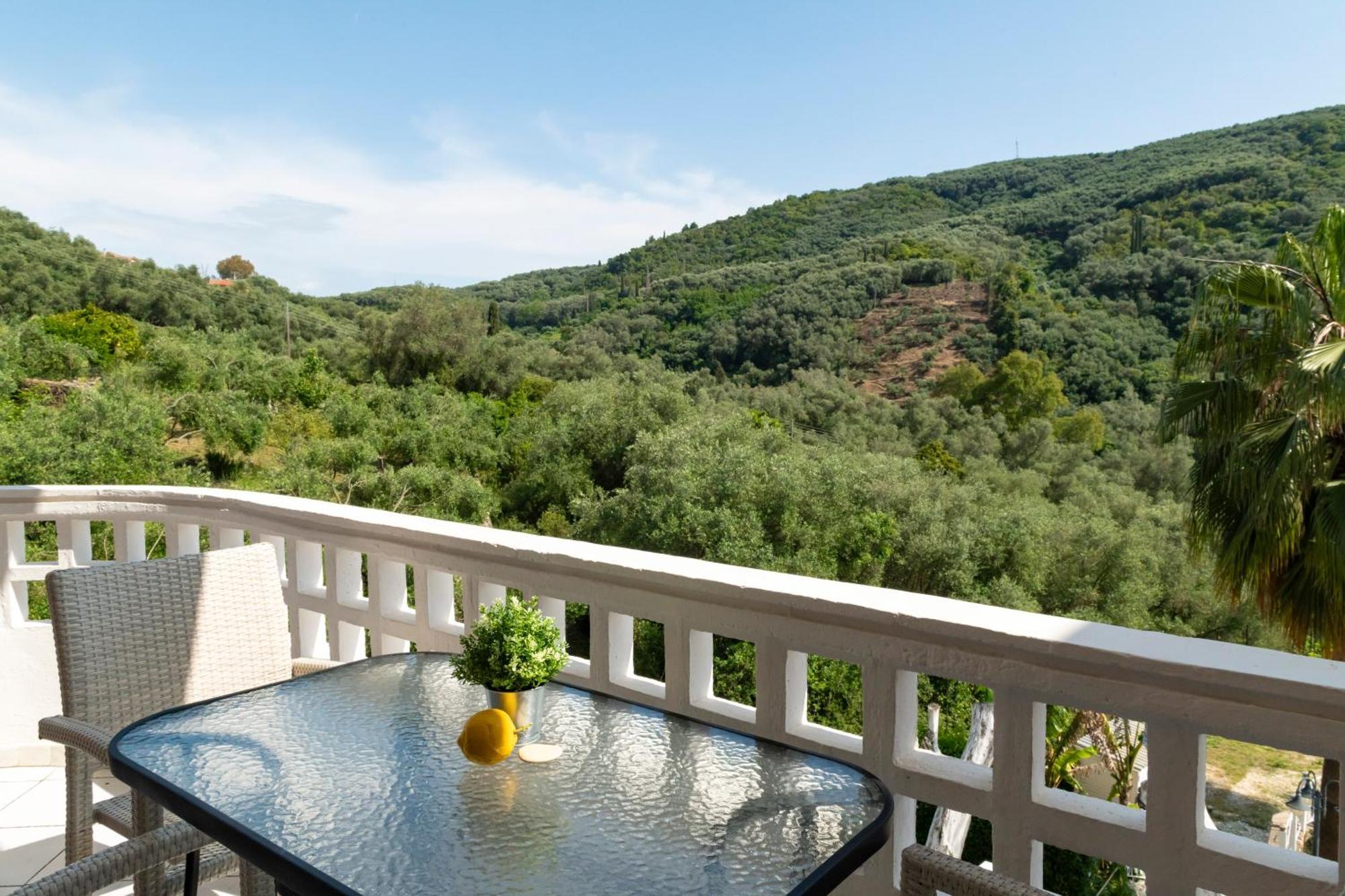 Golden Sun Aparthotel Parga Exterior photo