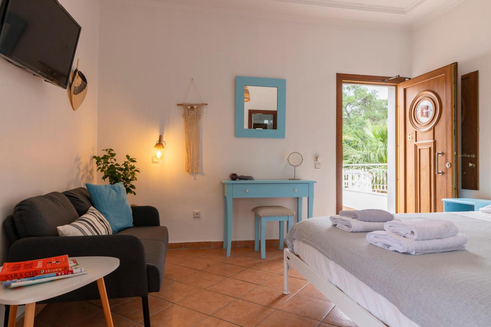 Golden Sun Aparthotel Parga Exterior photo